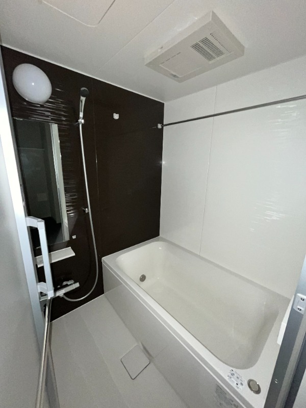 バス・シャワールーム　浴室乾燥機付き☆