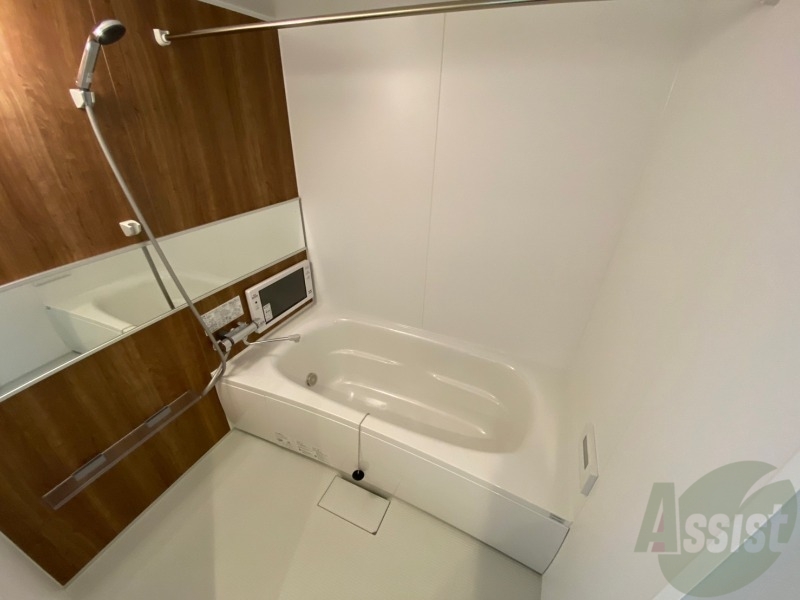 バス・シャワールーム　お風呂になります。一日の疲れを癒してくださいね。