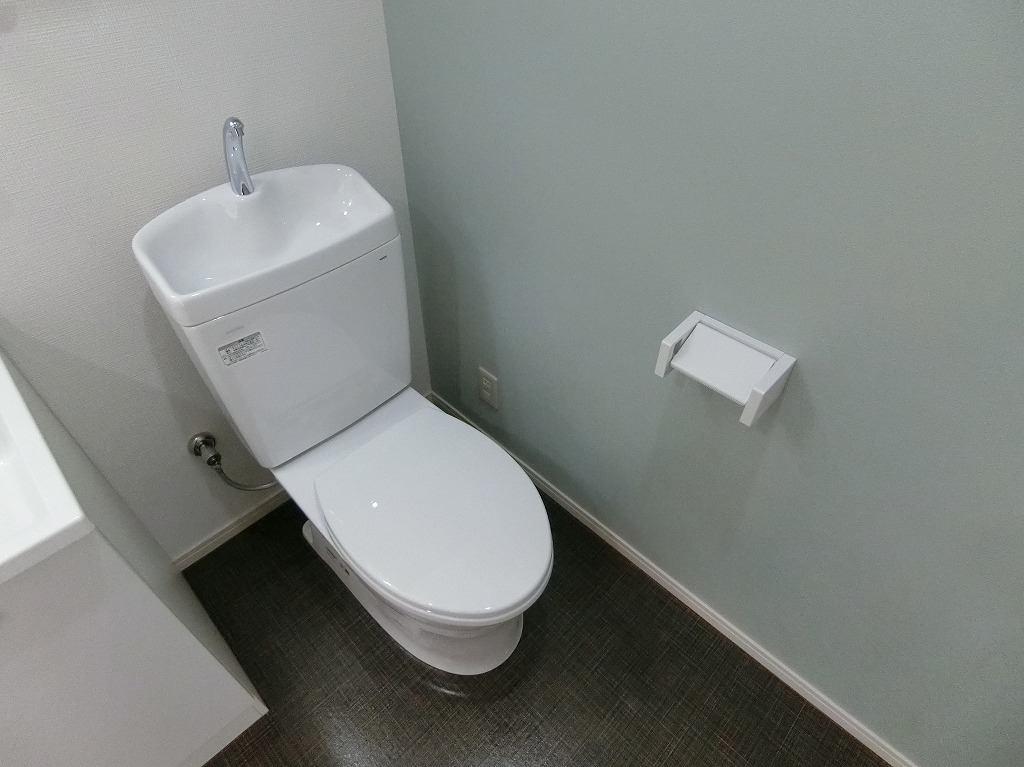 トイレ　コンセントもあります