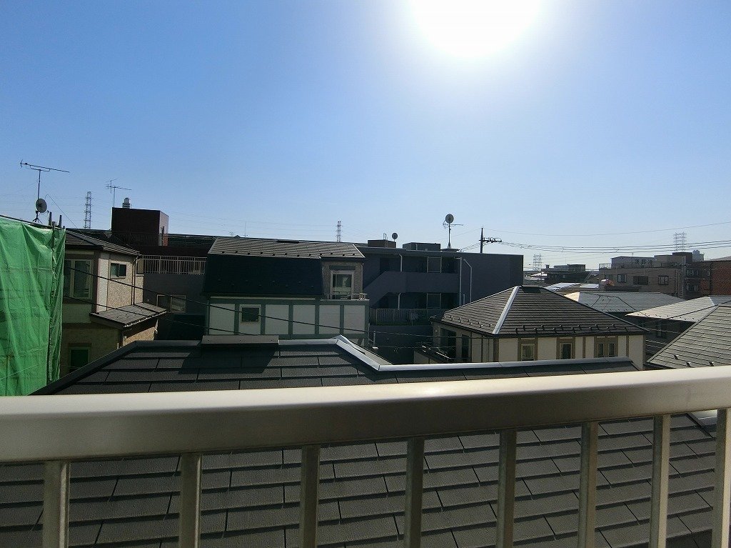 バルコニー　前面抜けてます。陽当り良好のバルコニー