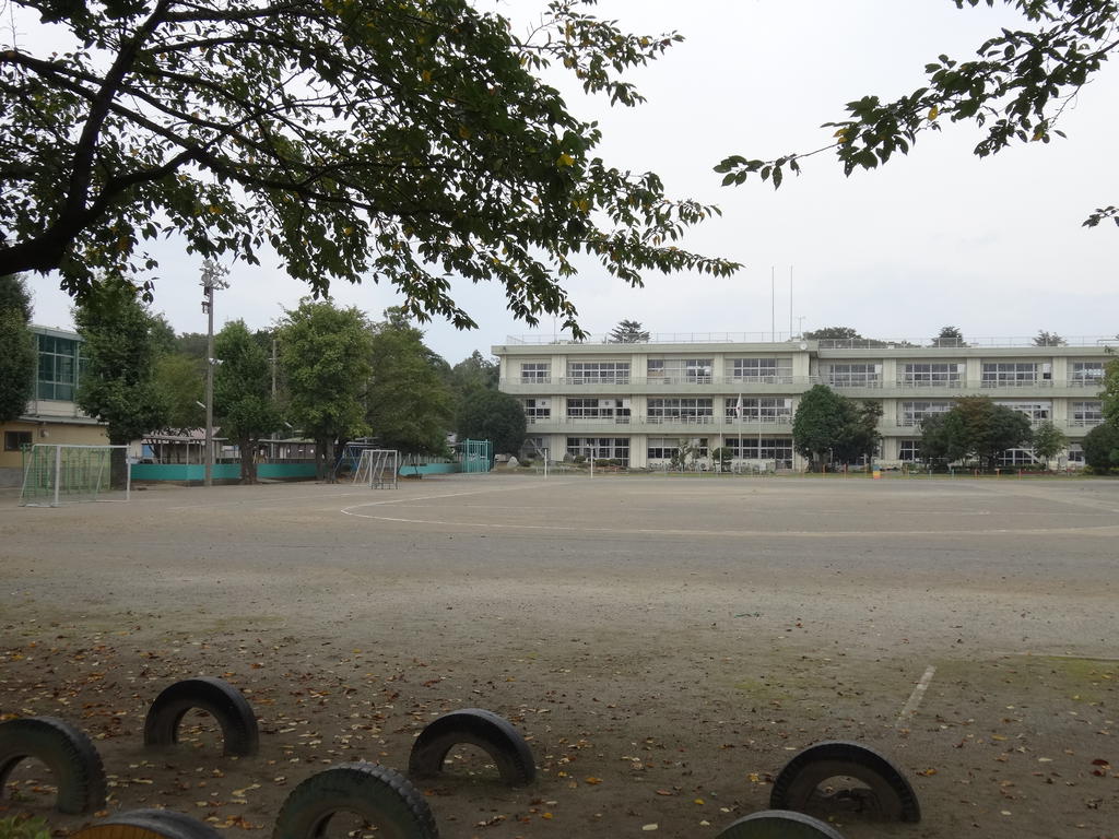 小学校　太田市立世良田小学校（小学校）まで510m