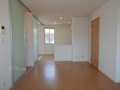 居室・リビング　対面キッチン仕様のLDK（イメージ）