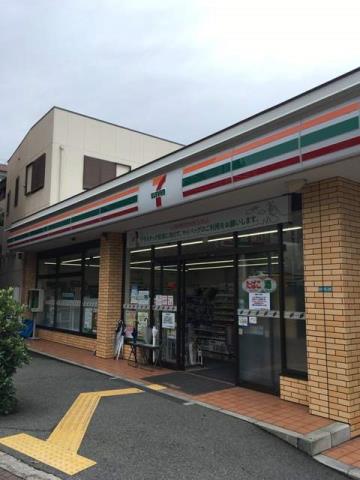 コンビニ　セブンイレブン（コンビニ）まで312m