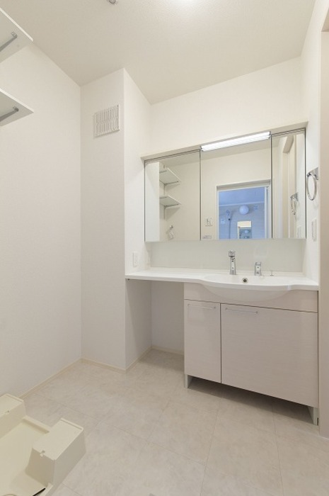 洗面設備　忙しい朝には欠かせない洗面所です