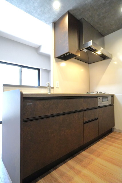 キッチン　※写真は同タイプ住戸です。