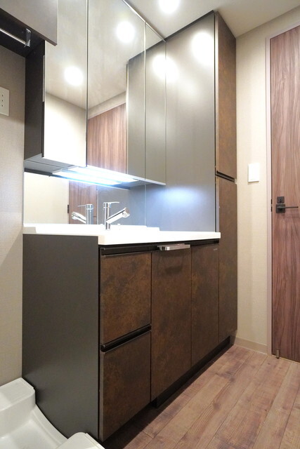 洗面設備　※写真は同タイプ住戸です。