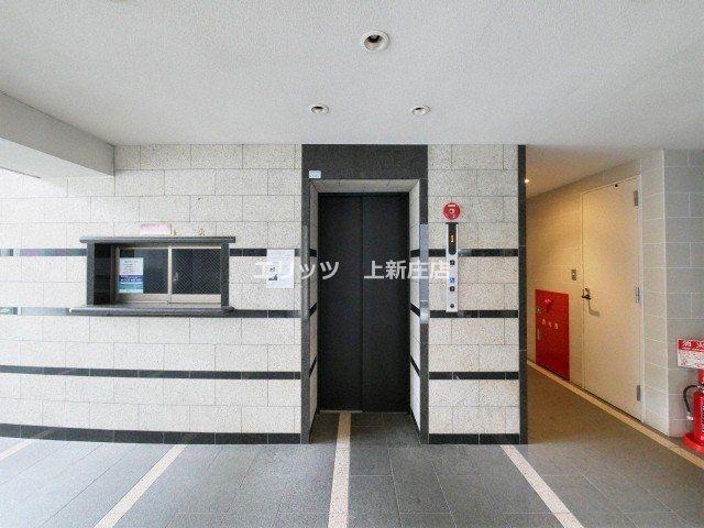 ロビー　エレベーター