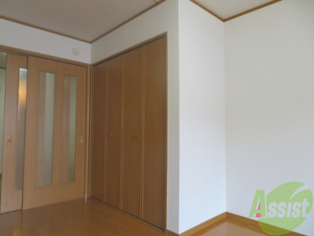 収納　収納は引き違いになっていて開け閉めしやすいですねー。