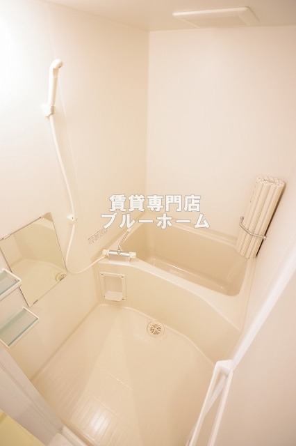 バス・シャワールーム　鏡のあるお風呂です！