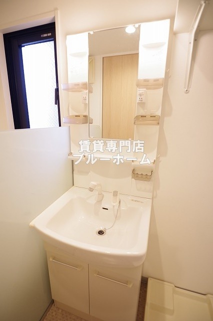 洗面設備　独立洗面台です！