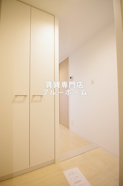 玄関　明るい玄関ですね！