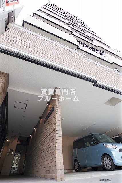 建物外観　2013年建築の鉄骨造マンションです！