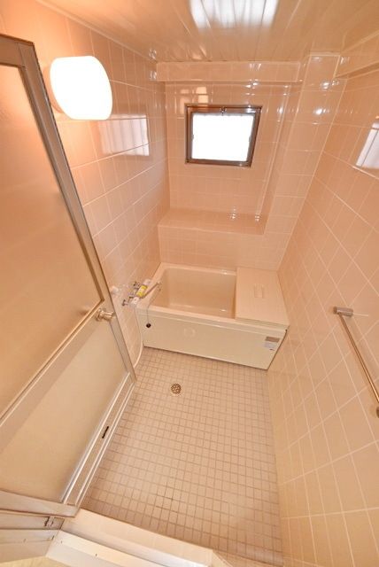 バス・シャワールーム　★同物件参考写真・反転タイプ★