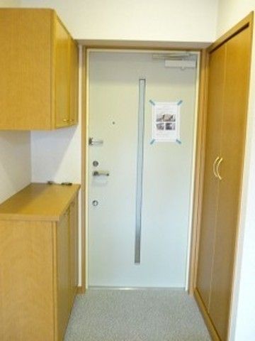 玄関　お部屋探しは株式会社　タウンハウジング　までお気軽にお問合…