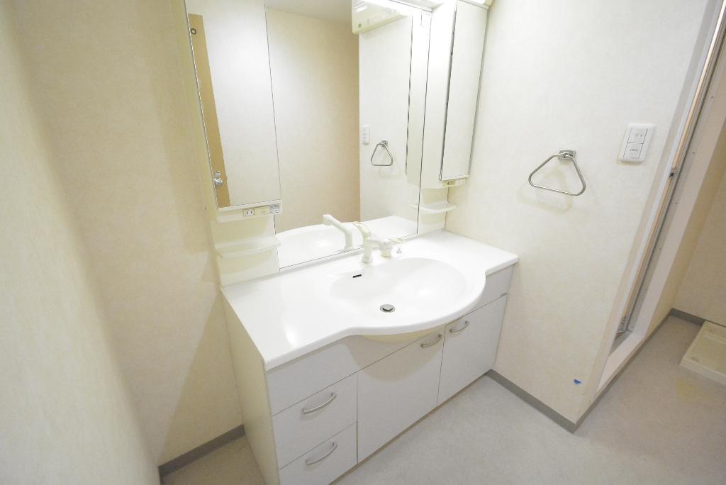 洗面設備　洗髪洗面化粧台