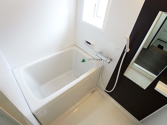 バス・シャワールーム　ゆったりバスルーム