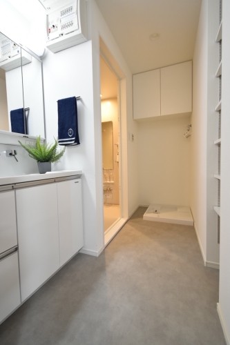 洗面設備　※反転タイプのお部屋の写真です。