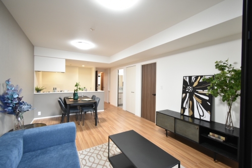 居室・リビング　※反転タイプのお部屋の写真です。