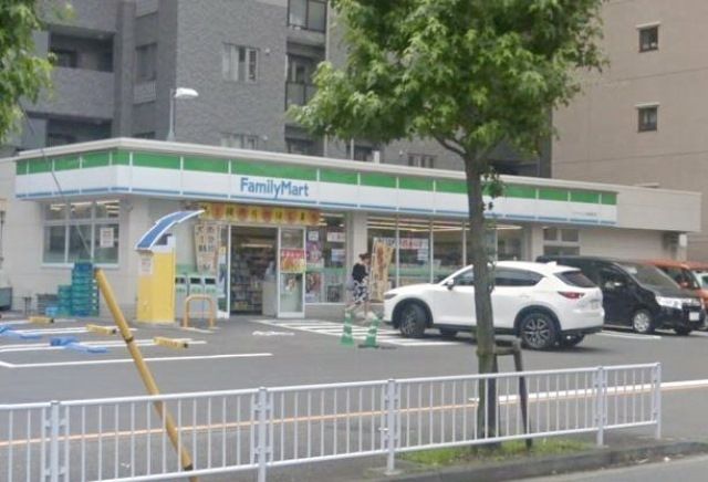 コンビニ　ファミリーマート（コンビニ）まで189m