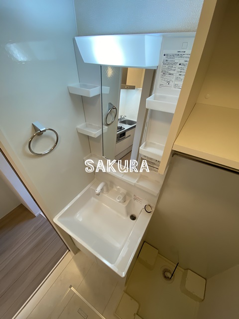 洗面設備　身支度に欠かせない独立洗面台♪