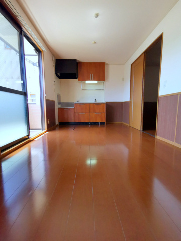 居室・リビング　南向きで明るいリビング