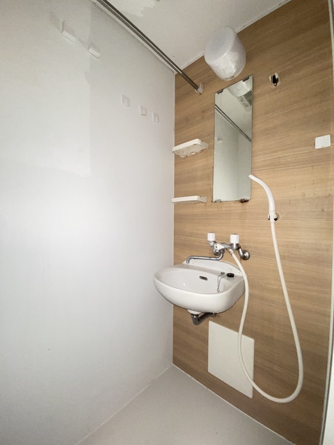 バス・シャワールーム　※同間取り１０４参考写真