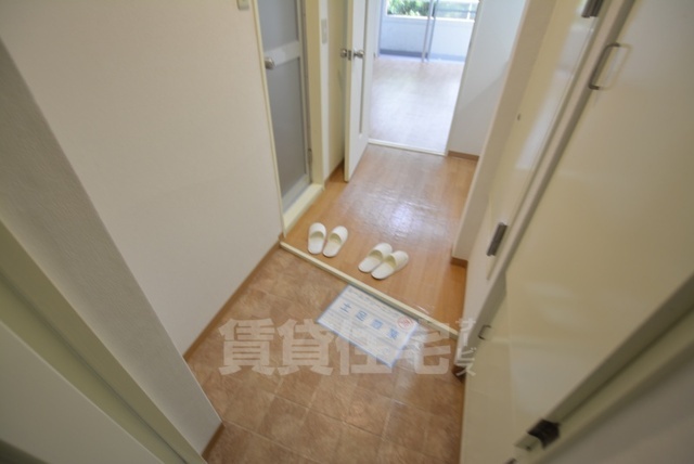 玄関　結構広いめの玄関