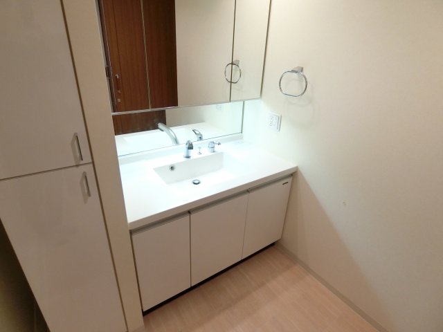 洗面設備　同マンションイメージ