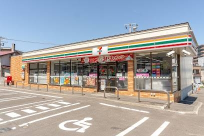 コンビニ　セブンイレブン札幌発寒7条店（コンビニ）まで19m