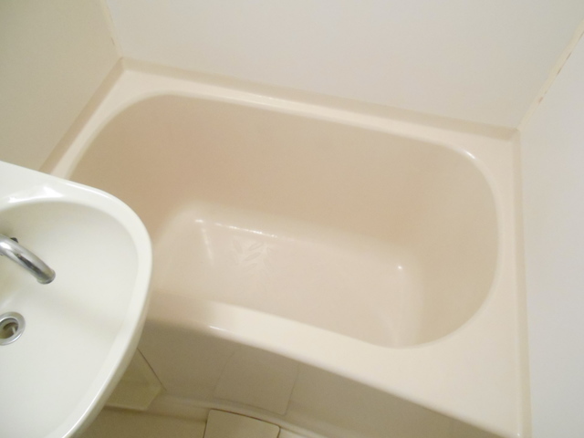 バス・シャワールーム　バスルームです。