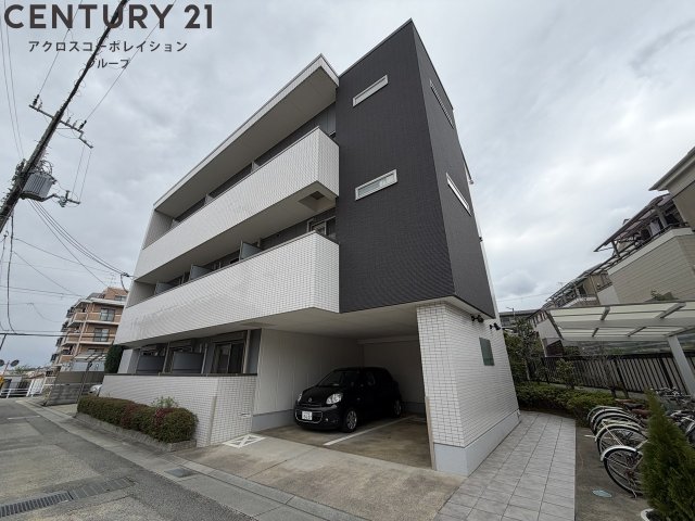 建物外観　オートロック完備で安心のセキュリティ♪