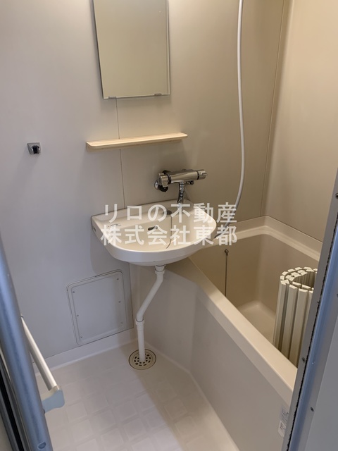 バス・シャワールーム　お掃除しやすい☆洗面台付き２点ユニットです☆
