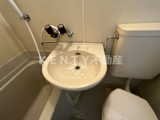 洗面設備　脱衣スペースもあります