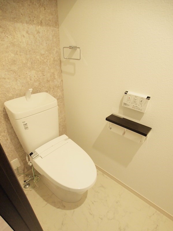 トイレ　ウォシュレット付きのトイレです。