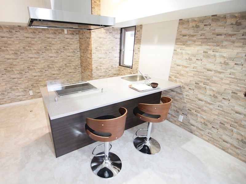 キッチン　カウンターキッチン広い調理スペースが売りです。