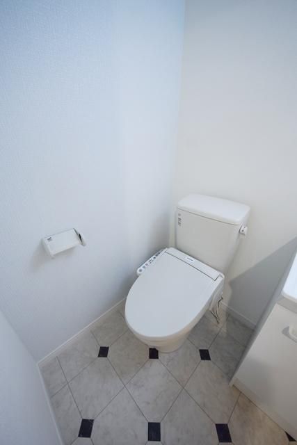 トイレ　洗浄機付きお手洗い