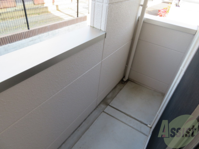 バルコニー　バルコニーは幅があり、広い印象を受けました。