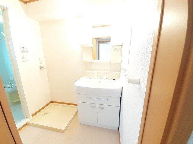 洗面設備　スペースが確保できる洗面所です