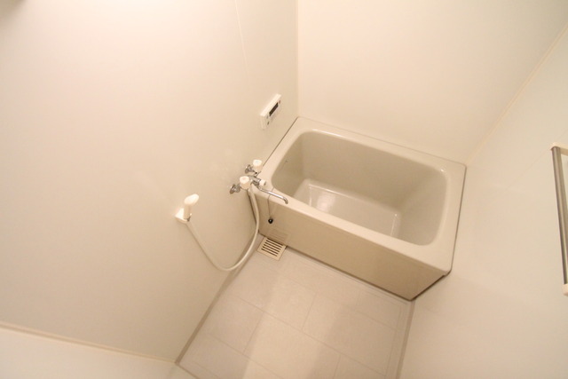 バス・シャワールーム　便利なシャワー付バス☆