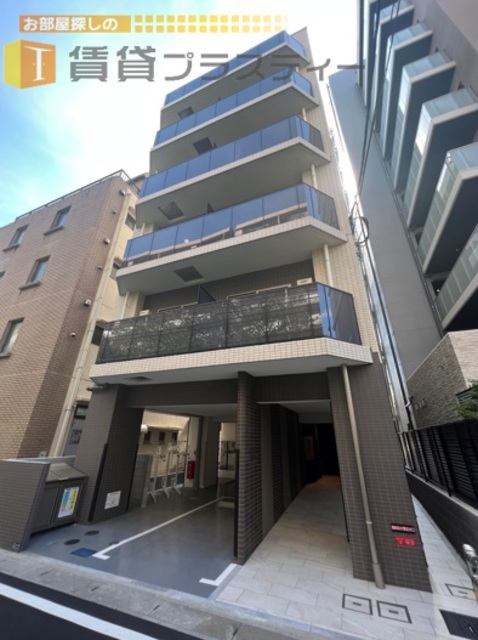 建物外観　駅からまっすぐ。堂々募集開始。