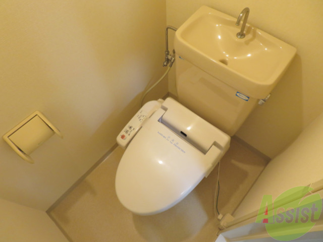 トイレ　シンプルなトイレです。問題なくお使いいただけます。