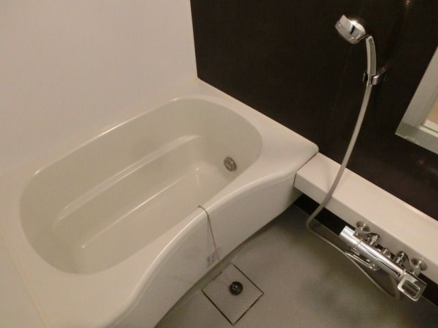 バス・シャワールーム　追炊き付バスルーム