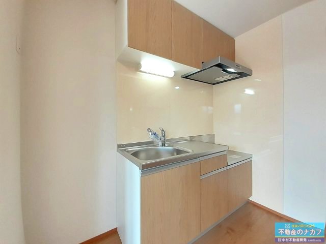 キッチン　※同タイプの部屋写真です