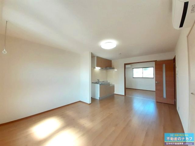 居室・リビング　※同タイプの部屋写真です