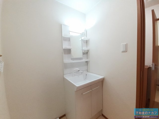 洗面設備　※同タイプの部屋写真です