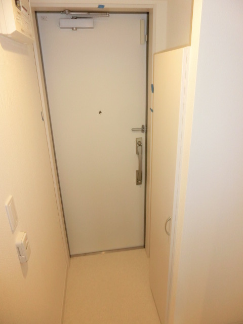 玄関　広々玄関は大きなシューズボックス付きで御座います。