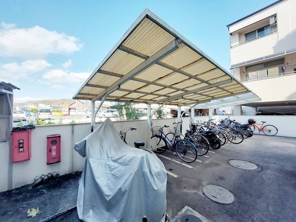 駐車場　駐輪場