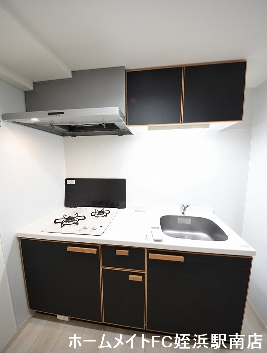 キッチン　★2口ガスコンロ付きシステムキッチンです★※別部屋参考画像