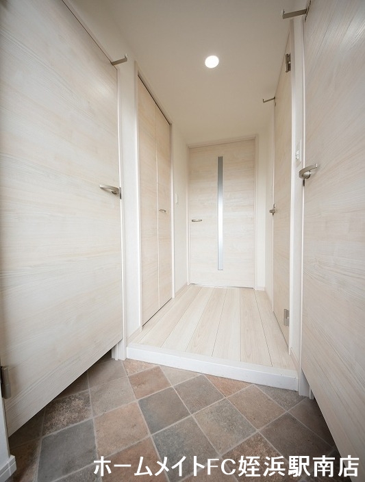 玄関　★収納もあり、すっきりした玄関です★※別部屋参考画像