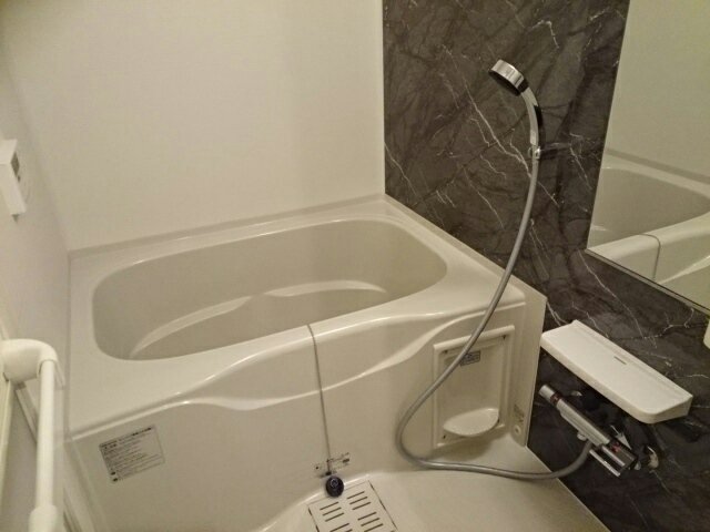 バス・シャワールーム　きれいなお風呂です